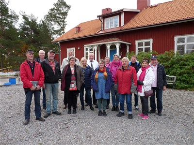 Från vänster: Rune Wikström (Möja), Rolf Kling (Svartsö), Jesper Skogsrydh (Nämdö), Urban och Helena Gunnarsson (Norrtälje), Britt Fogelström (Möja), Alf Pettersson (Rådmansö), Marie-Louise Ullman (Runmarö), Ulla Larsson (Runmarö), Nilla Söderqvist (Nämdö), Björn Cedervall (Svartsö), Ulf Westerberg (Möja), Agneta och Jan-Evert Jäderlund (Rindö) Foto: Eva Widlund